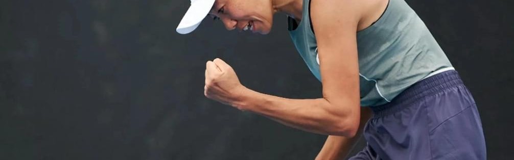 球速体育app下载-张帅上演惊天逆转进女双16强，王欣瑜战药娃时间确定被赔率唱衰